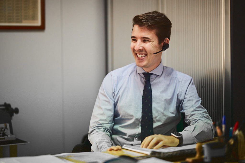 Cifuentes Asesoramiento Gestoría, atención telefónica